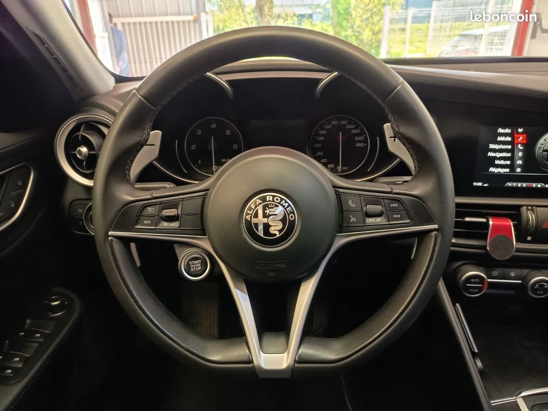 ALFA ROMEO GIULIA MY19 2.2 190 CH AT8 EXECUTIVE - ATTELAGE / CAMERA / Garantie (image 23)