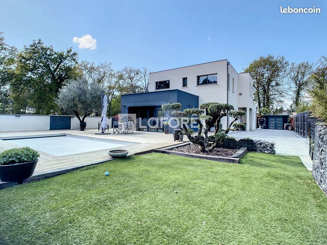 Villa 7 pièces 174 m² - La Teste-de-Buch 33260 (image principale 0)