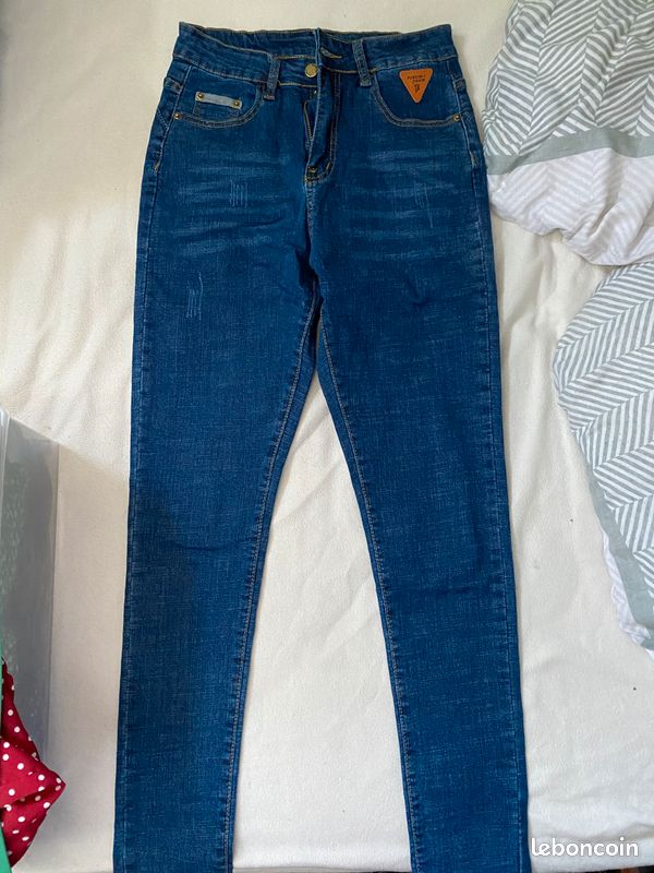 Vêtement taille M (image 1)