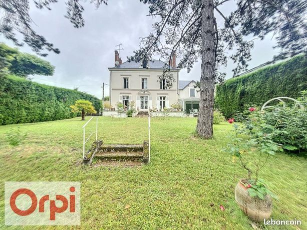 Maison 7 pièces 369 m²