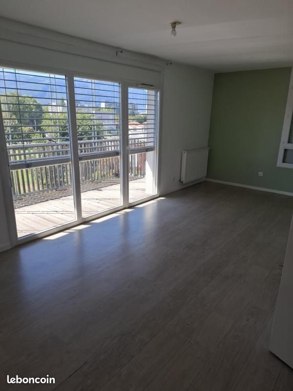 Appartement 2 pièces 49 m² · à Saint-Martin-d'Hères · 49 m² · 540 €/mois