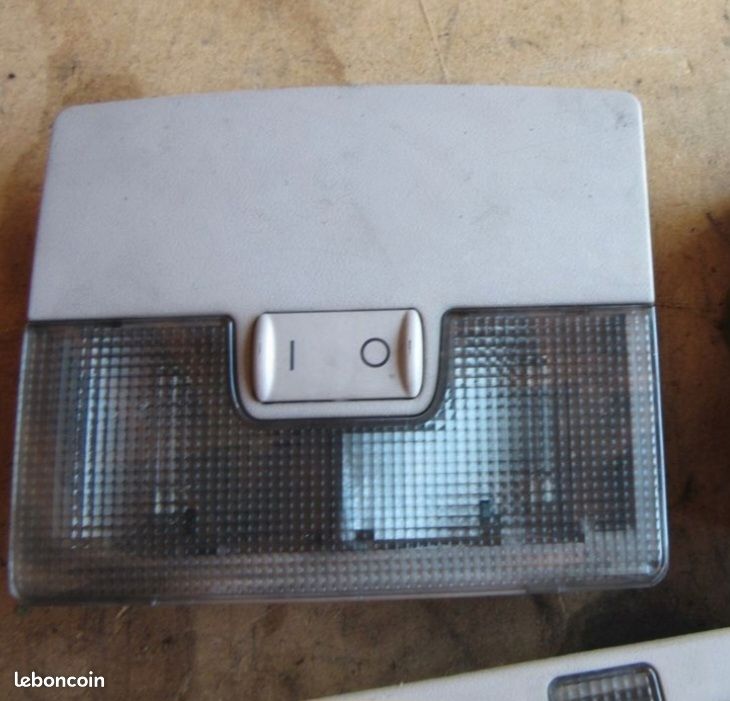 Lot de deux lumières de plafond (image 1)