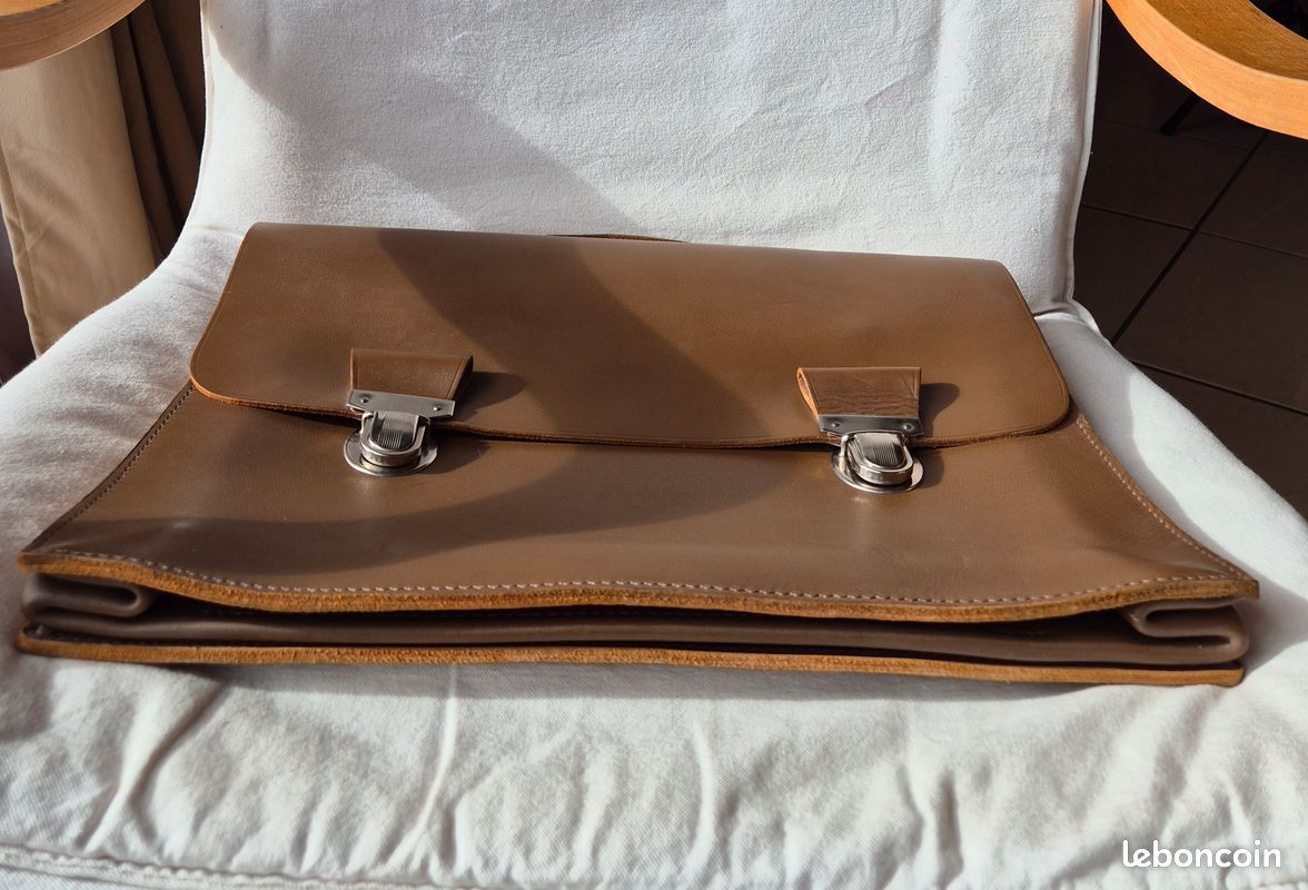 Cartable Attaché-case En Cuir Noir Foucault Lapalisse - Occasion élégant