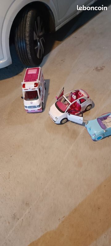 Voiture et ambulance barbie (image 2)
