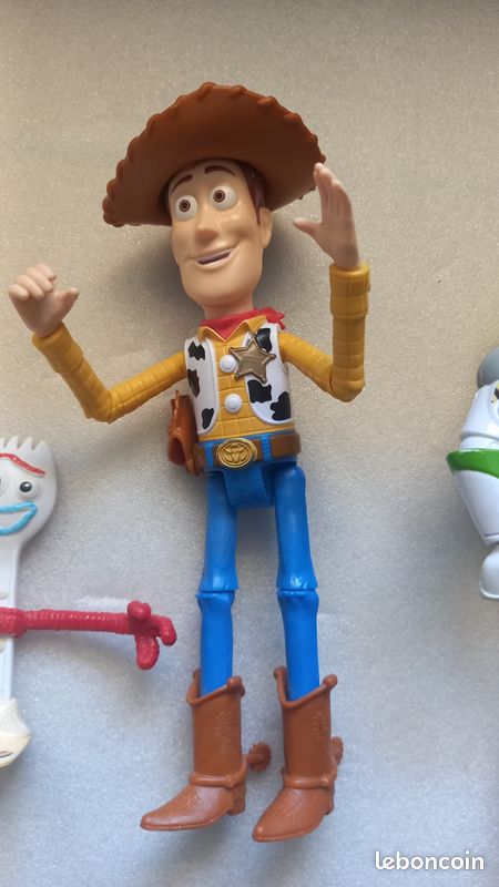 Figurines Toy Story 4: Woody sonore, Buzz l'Éclair sonore et Fourchette (image 4)