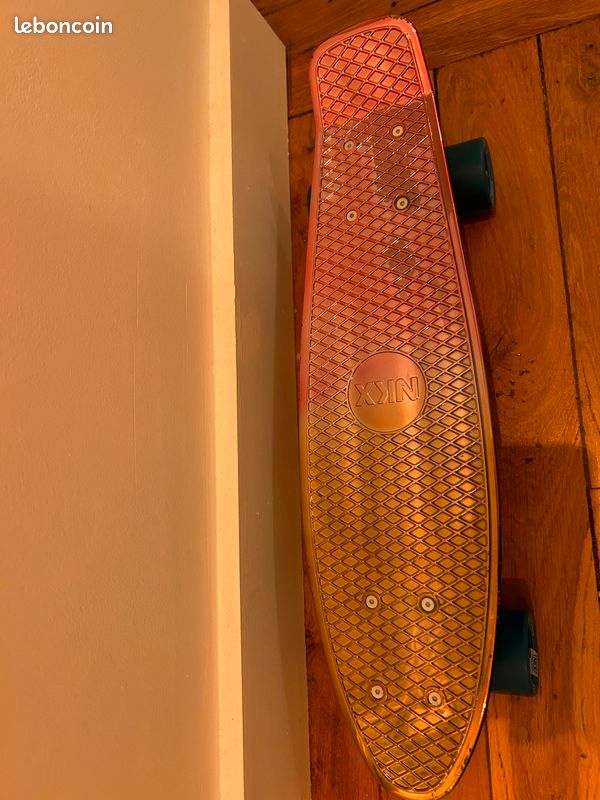 Skateboard (image 2)