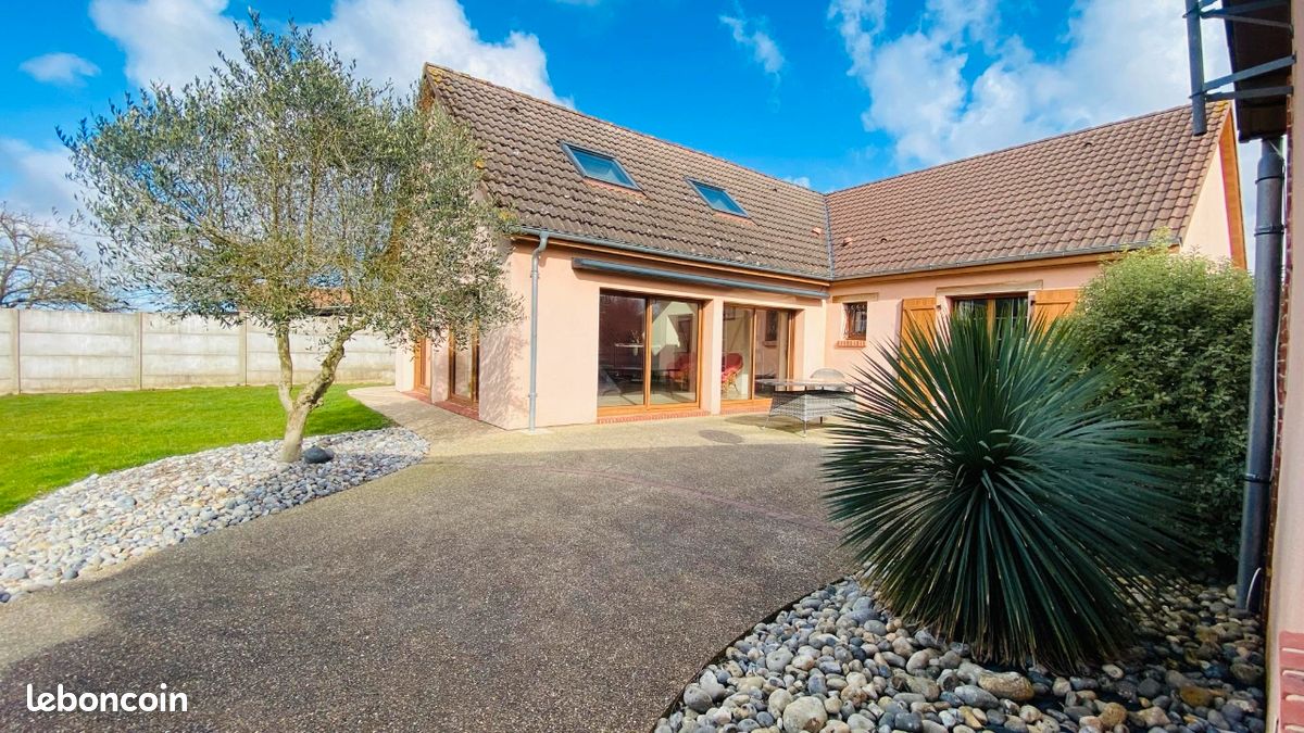 Maison 6 pièces 140 m² · à Petit-Caux · 140 m² · 320 000 €