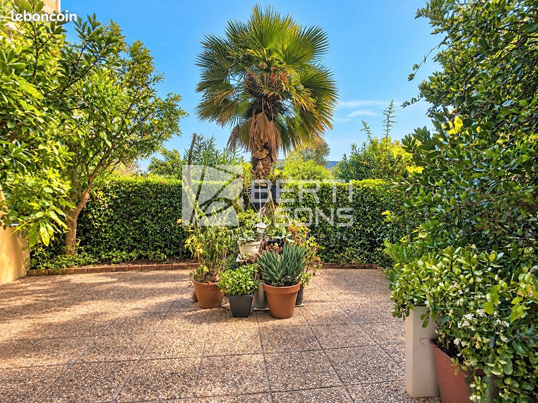 Appartement 1 pièce 27 m² · à Mandelieu-la-Napoule · 27 m² · 170 000 €