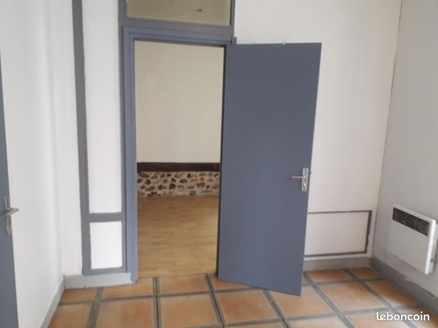 https://img.leboncoin.fr/api/v1/lbcpb1/images/99/b5/90/99b590d0d7aa41bca3d3898e874113e47bdfee34.jpg?rule=ad-image