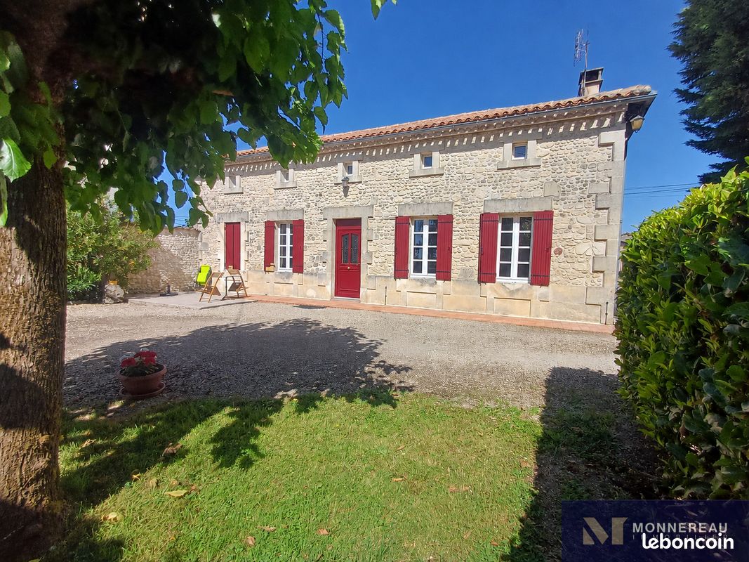 Maison 7 pièces 168 m² · à Baignes-Sainte-Radegonde · 168 m² · 265 000 €