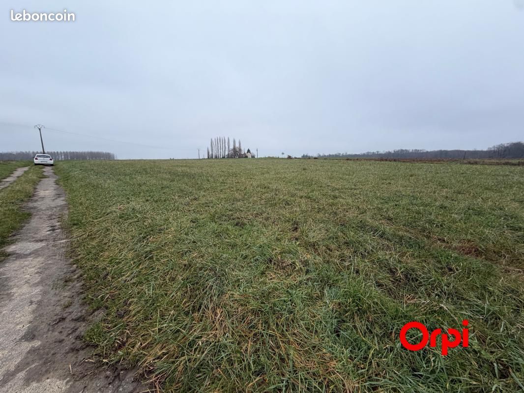 Terrain 2 068 m² Chateau Thierry · à Château-Thierry · 34 000 €