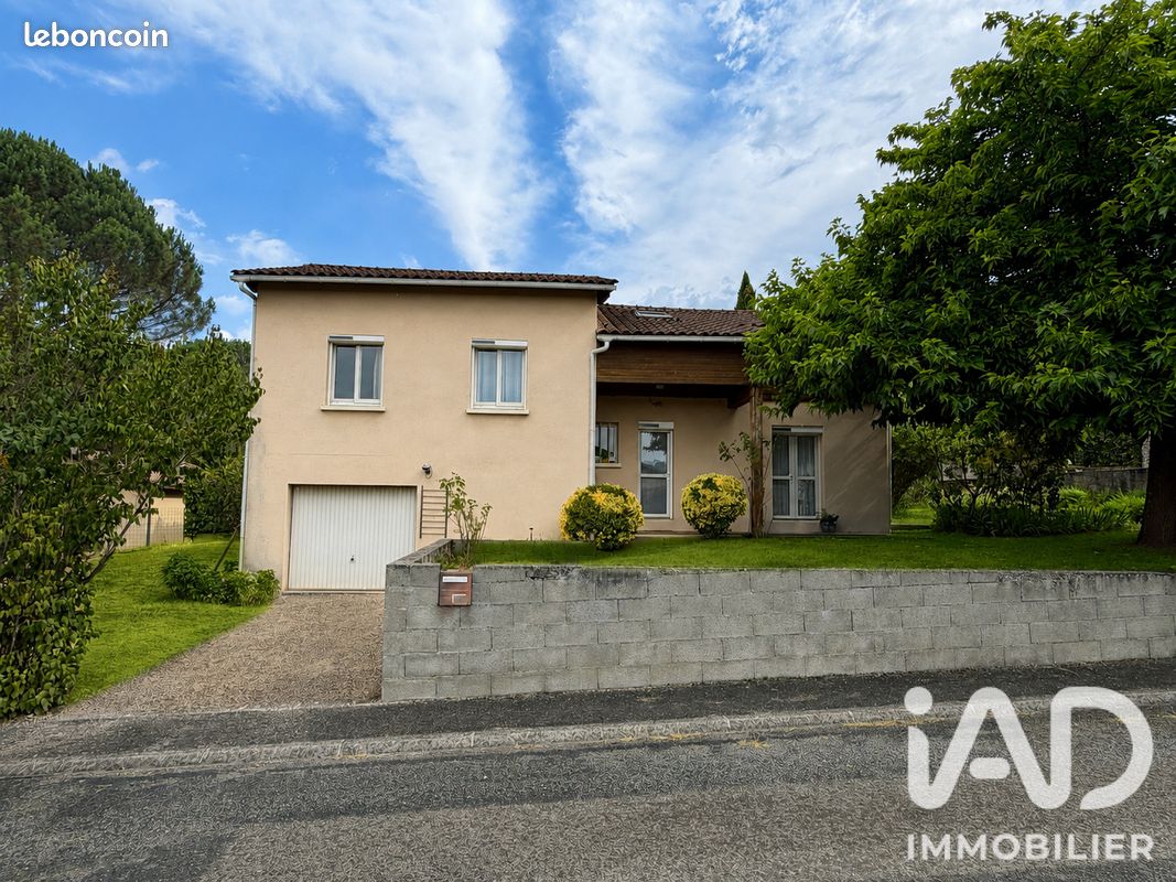 Maison 5 pièces 113 m² · à Figeac · 113 m² · 239 900 €