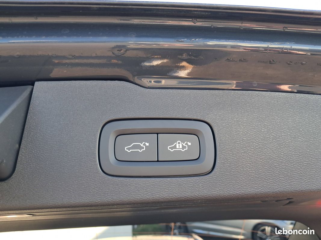VOLVO V60 T6 AWD Hybride Rechargeable 253 ch + 145 ch Geartronic 8 Plus Style Dark (image 19)