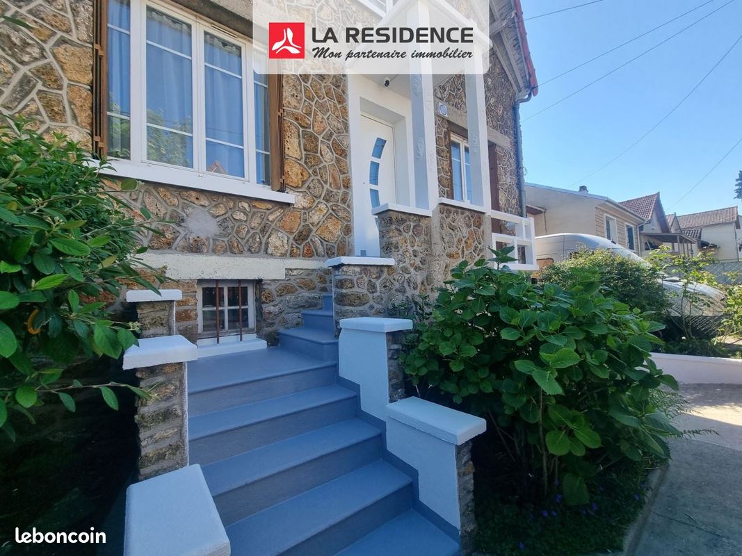 Maison 6 pièces 110 m² · à Stains · 110 m² · 320 000 €