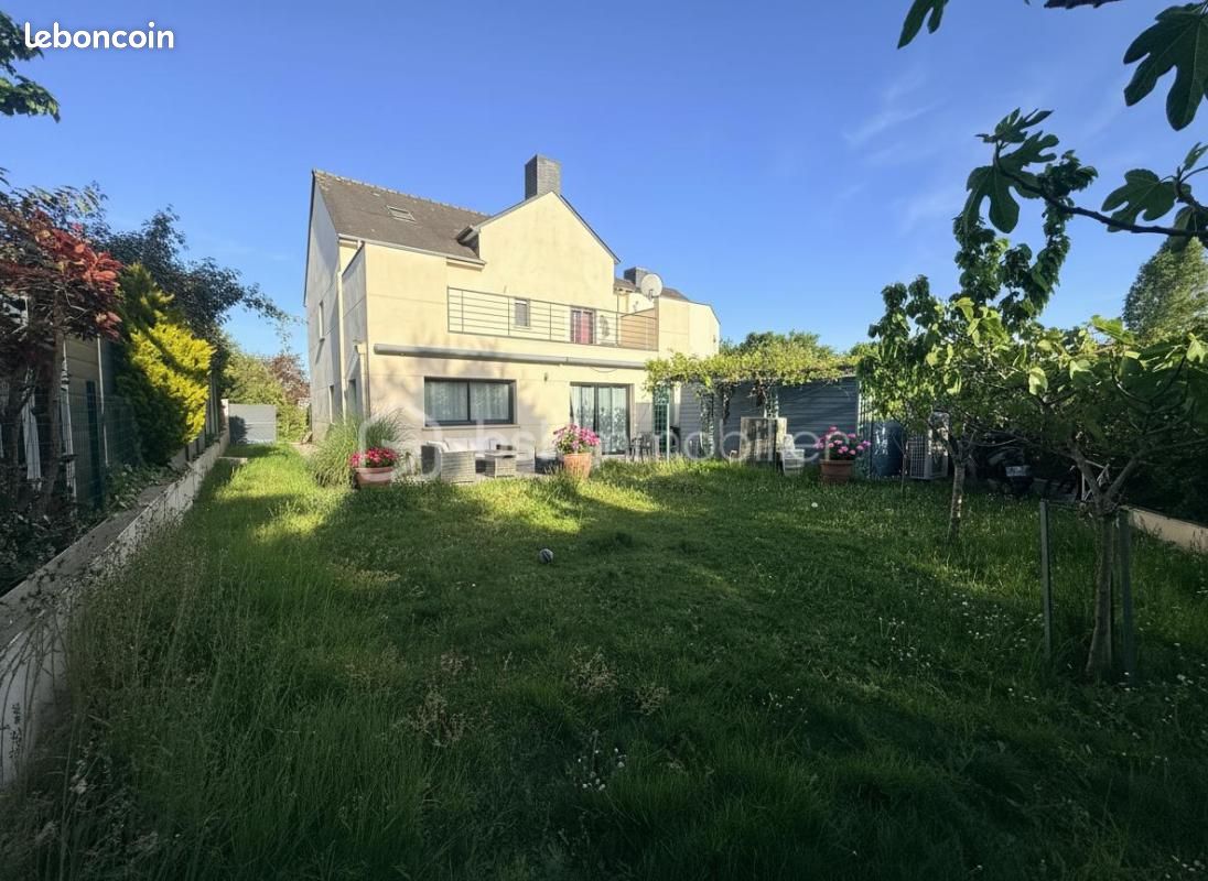 Maison 9 pièces 212 m² · à Vezin-le-Coquet · 212 m² · 474 900 €