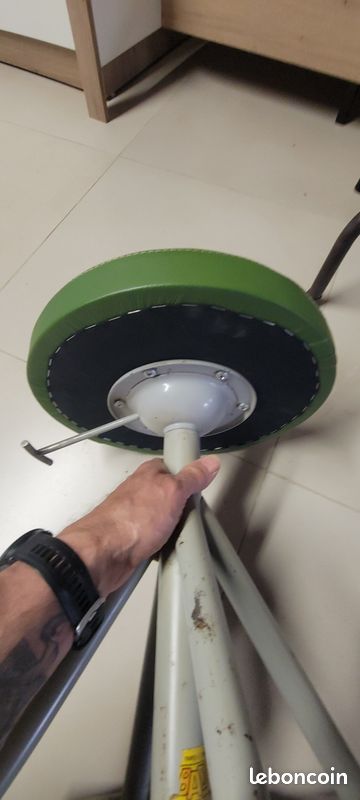 Tabouret industriel (image 3)