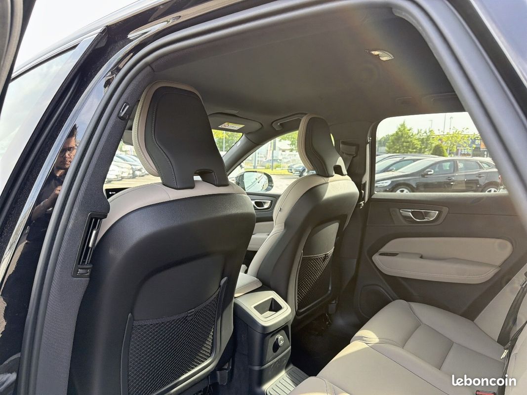 VOLVO XC60 T6 AWD Hybride rechargeable 253 ch+145 ch Geartronic 8 Plus Style Dark (image 13)