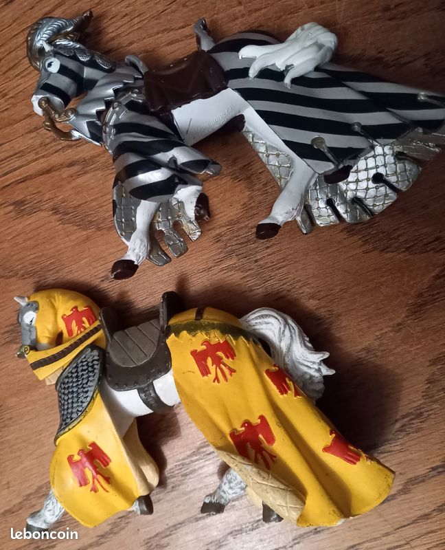 2 chevaux - figurines (image 1)