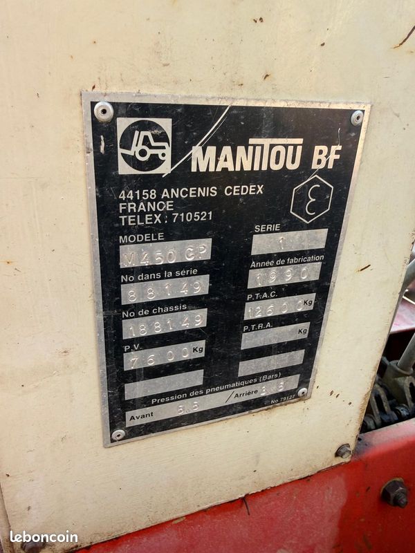 Chariot élévateur MANITOU 4T5 tout terrain (image 3)