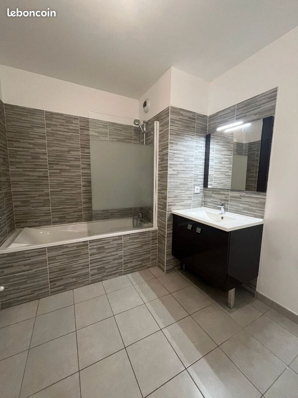 Appartement a louer sainte-genevieve-des-bois - 3 pièce(s) - 75 m2 - Surfyn