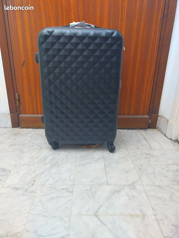 Valise trolley neuve 65cms entre petit et grand format Celims (image 1)