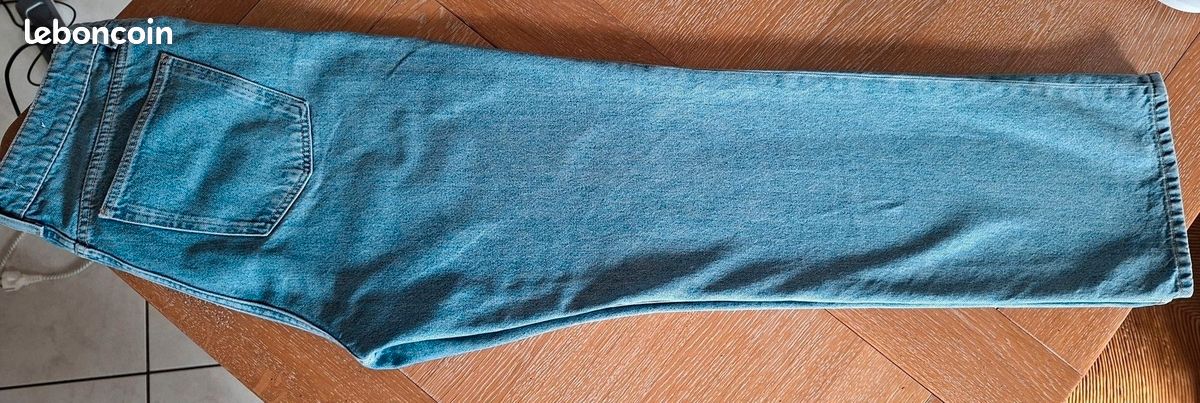 Jean droit bleu moyen MANGO T.40 (image 1)