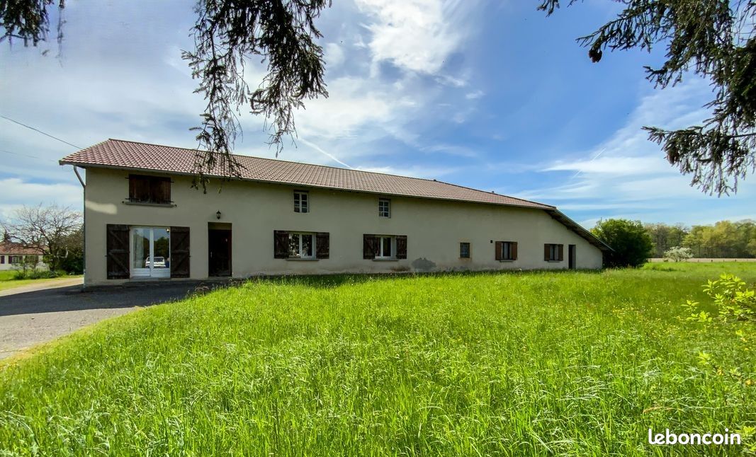 Terrain 200 m² · à Attignat · 200 m² · 389 000 €