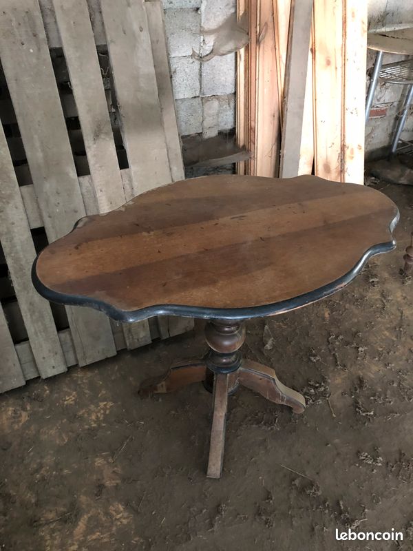 Table en bois (image 1)