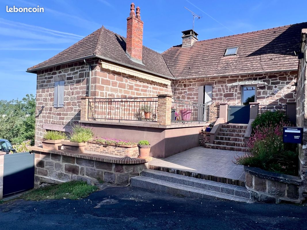 Maison 7 pièces 127 m² · à Saint-Viance · 127 m² · 349 000 €