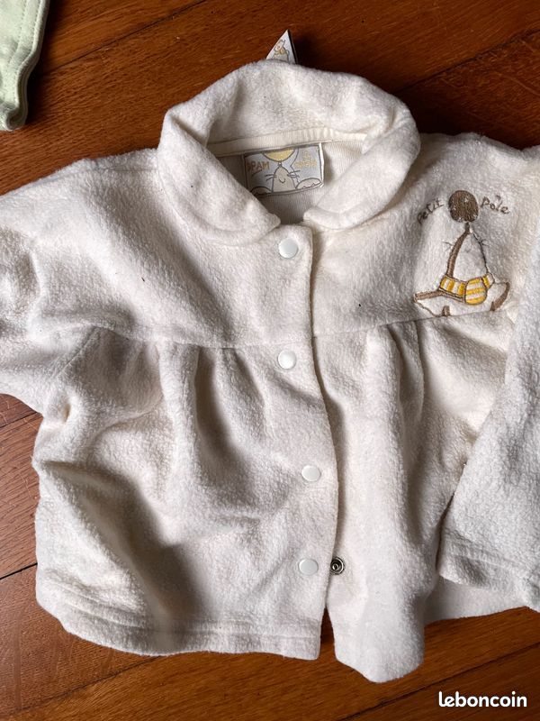 Lot 11 vetements taille 1 mois fille et 2 en 3 mois : cyrillus, jean bourget, DPAM, gap (image 9)
