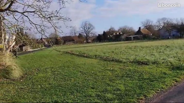 Terrain 3 090 m² Trogues
