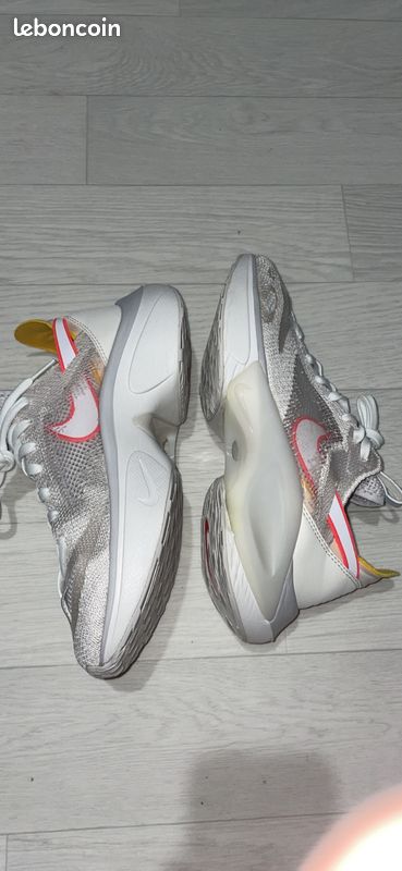 Baskets Nike N110 blanc, pointure 40 (image 2)