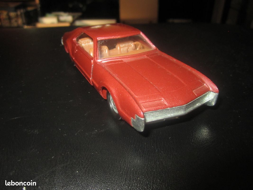 Voiture Miniature Politoys 1:43 - Oldsmobile Tornado - Occasion