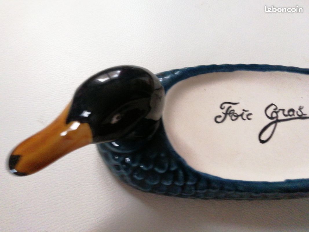 Un plat présentoir à foie gras neuf en porcelaine en forme de canard (image 2)