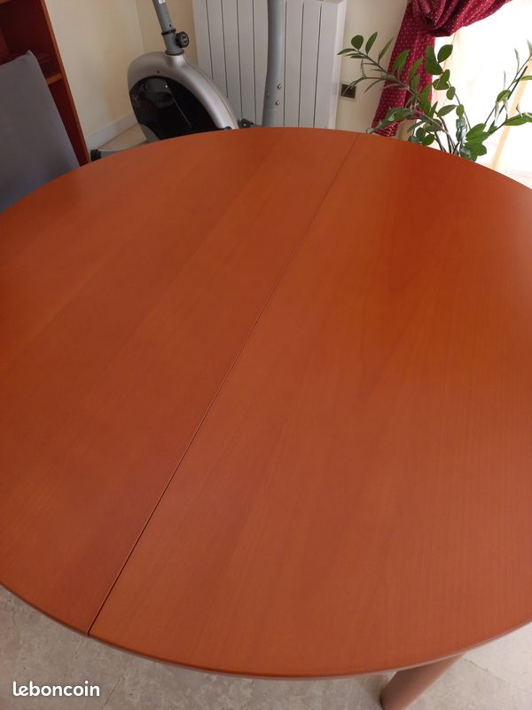 Table ronde & 4 chaises (image 4)