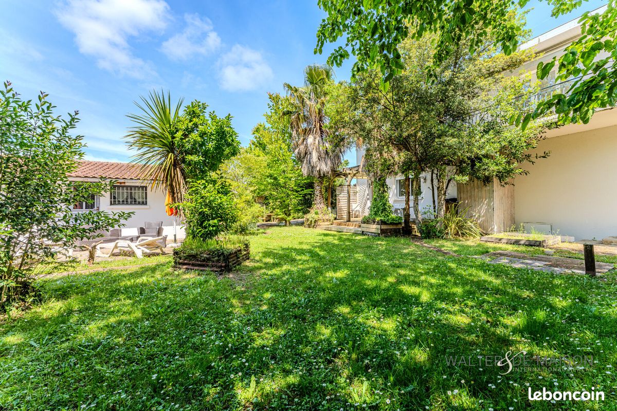 Maison 7 pièces 320 m² · à Arès · 320 m² · 988 000 €