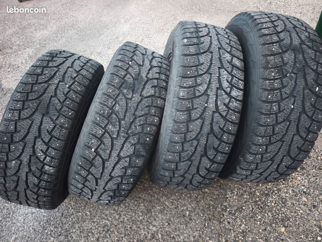 Roues complètes jantes et pneus neige cloutés (image 3)