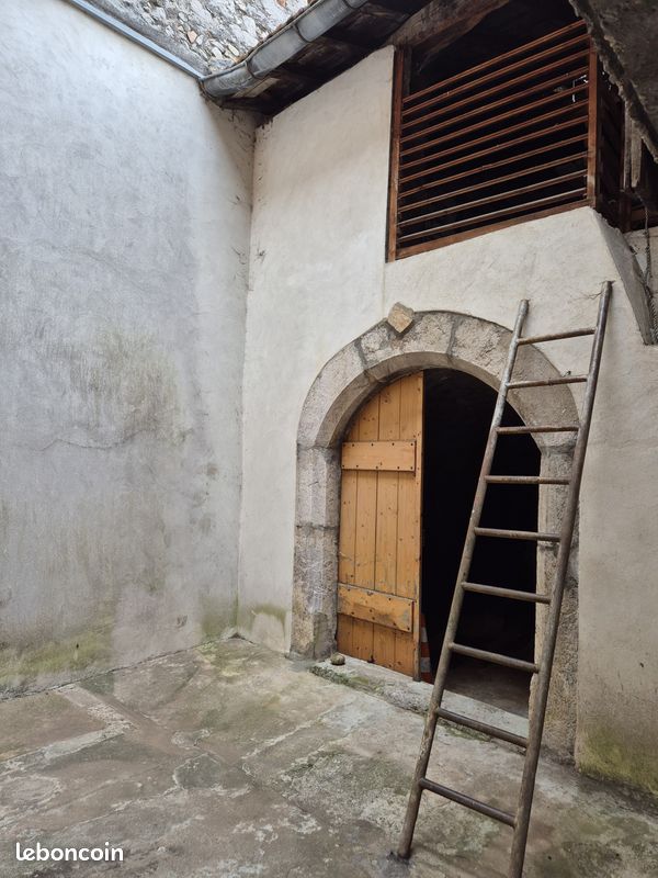 Maison 5 pièces 127 m² · à Montmélian · 127 m² · 189 000 €