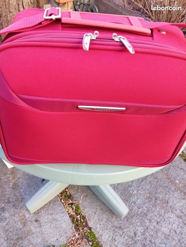 Sac valise rouge Delsy (image 1)