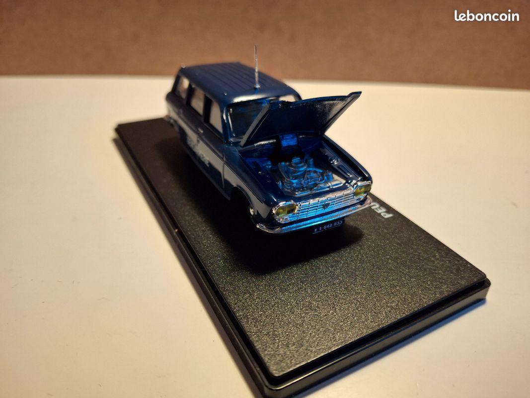 MAJORETTE PEUGEOT 204 et remorque canoës boîte d'origine et livret EUR 229,00 - FR