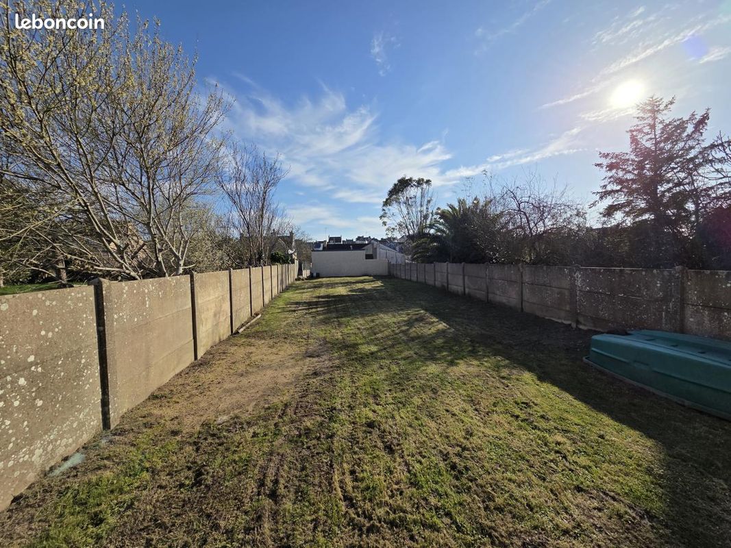 Terrain 366 m² · à Locmiquélic · 366 m² · 166 400 €