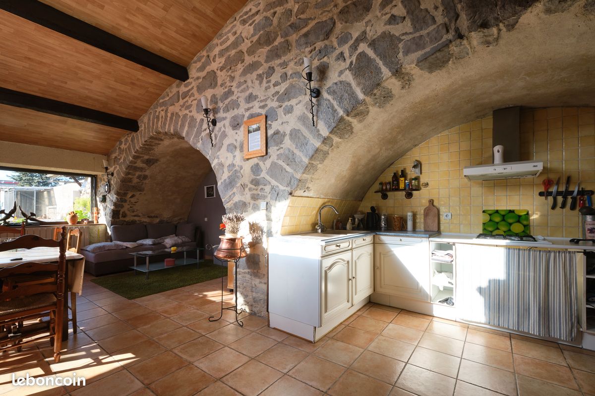 Maison 8 pièces 240 m² · à Carcassonne · 240 m² · 330 000 €