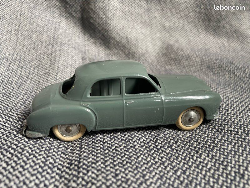 Miniature CIJ Renault Frégate Amiral - Couleur Prune - Dinky/JRD/Tekno - Vintage