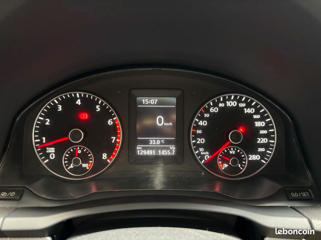 VOLKSWAGEN SCIROCCO LIFE 1.4 TSI 122 cv + TOIT OUVRANT + SIÈGES AV CHAUFFANTS + CLIMATISATION BI-ZONE + RADAR AR (image 20)