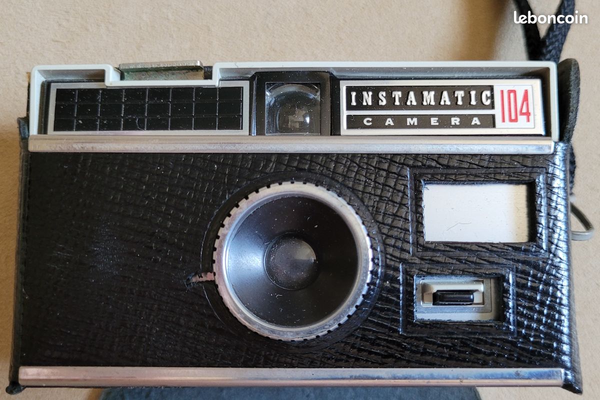 VINTAGE - Kodak - Appareil photo et étui Instamatic 204 - Très bon état