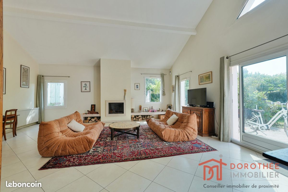 Maison 8 pièces 141 m² · à Marolles-en-Brie · 141 m² · 515 000 €