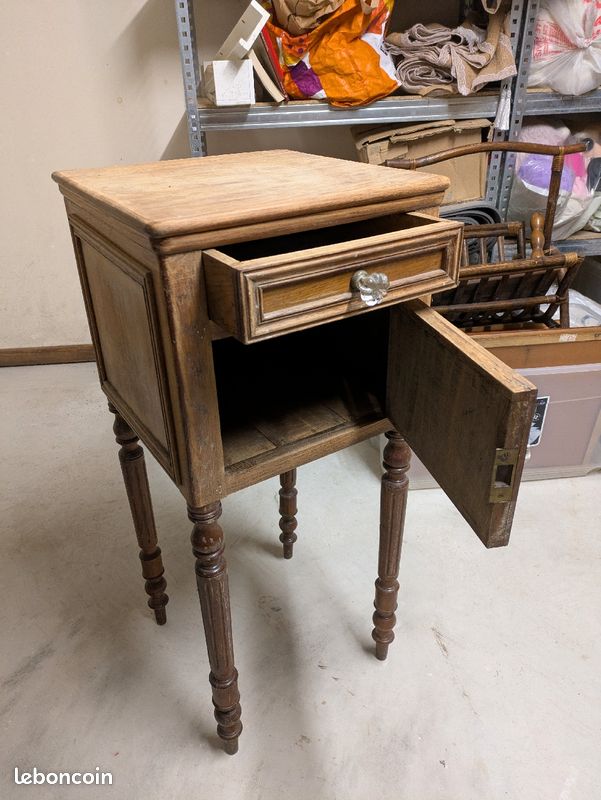 Table d'appoint de salon ou de chevet en bois, d'époque (image 3)