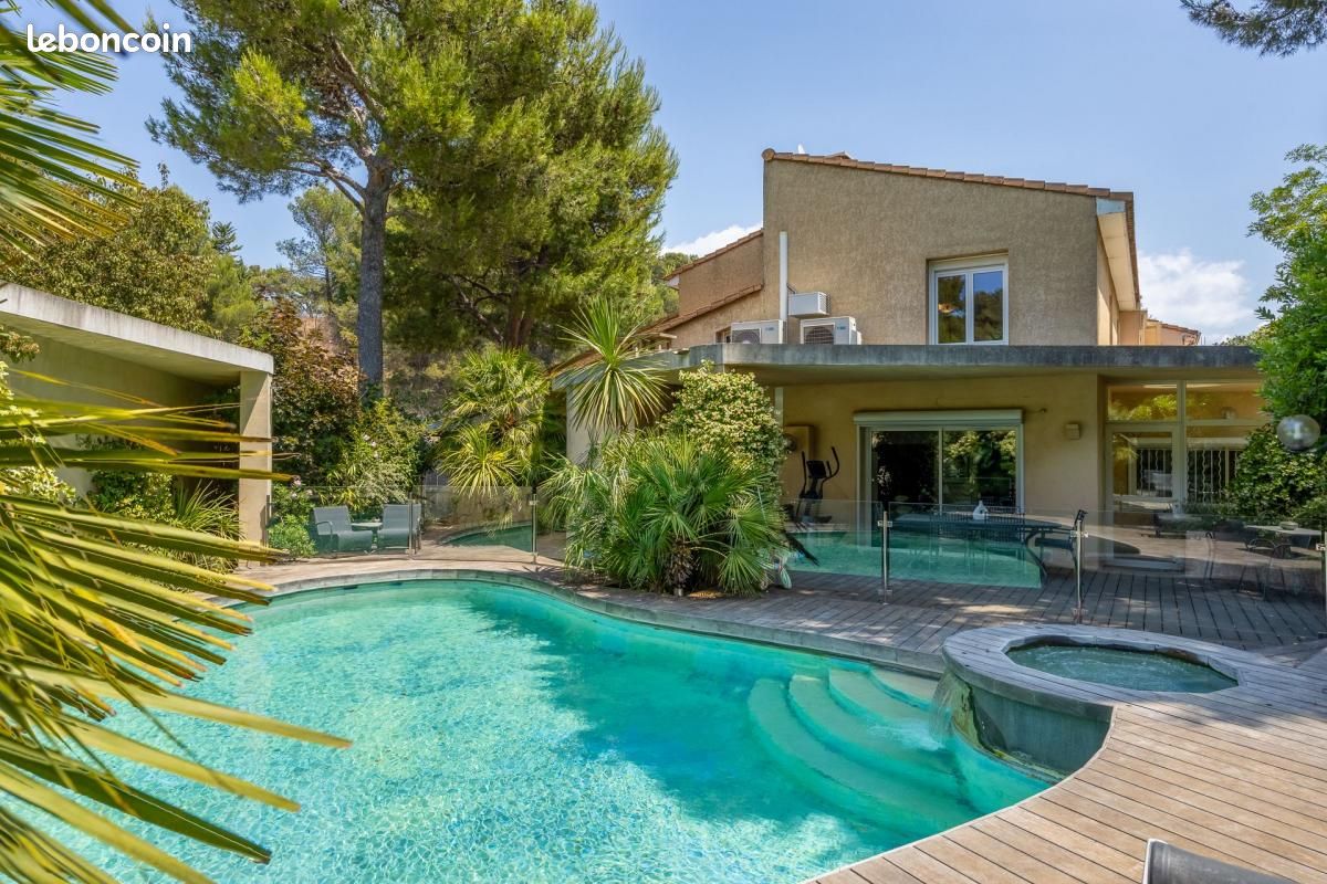 Maison 5 pièces 164 m² · à Roquefort-la-Bédoule · 164 m² · 775 000 €