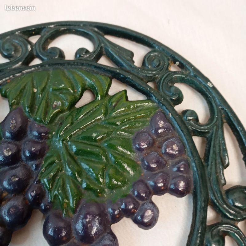 Dessous De Plat Vintage - Faïence Grappe De Raisin Bleu 23 Cm - Sans Poignées