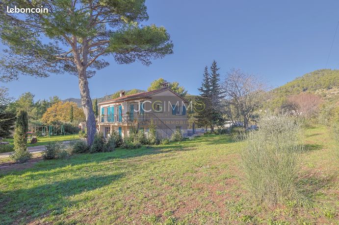 Villa 7 pièces 170 m²